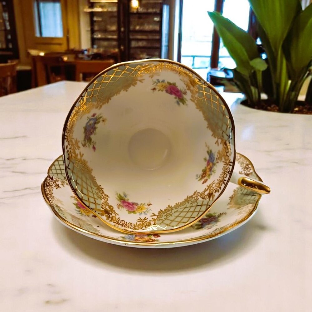 Royal Albert Empress series Josephine teacup & saucer set Made in England EUC